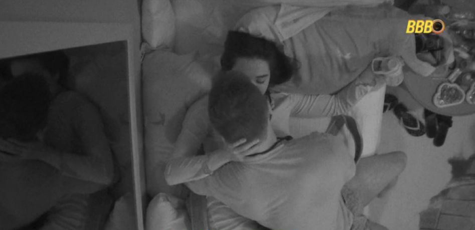 Jonas e Jordana se despediram com beijo no BBB 26